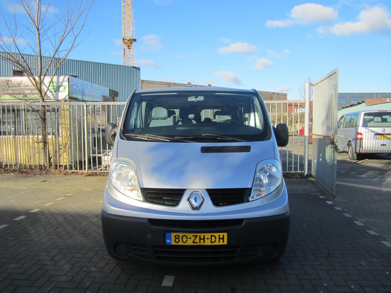 Renault Trafic Passenger - 2.0 dCi T29 L1H1 Authentique 2.0 dCi T29 L1H1 Authentique - AutoWereld.nl