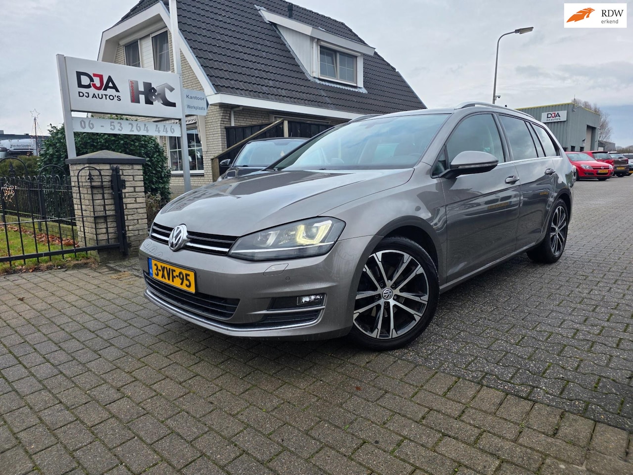Volkswagen Golf Variant - 1.4 TSI Business Edition Pano dak + Carplay - AutoWereld.nl