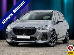 BMW 2-serie Active Tourer - 218i M Sport Trekhaak Panoramadak Stuurwielverwarming Stoelverwarming Keyless Entry