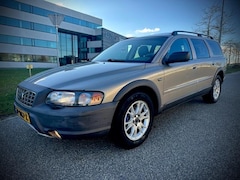 Volvo V70 - 2.4 T AWD , NIEUWE DISTRIBUTIE, BAK GESPOELD, LEER, DAK, NIEUWSTAAT