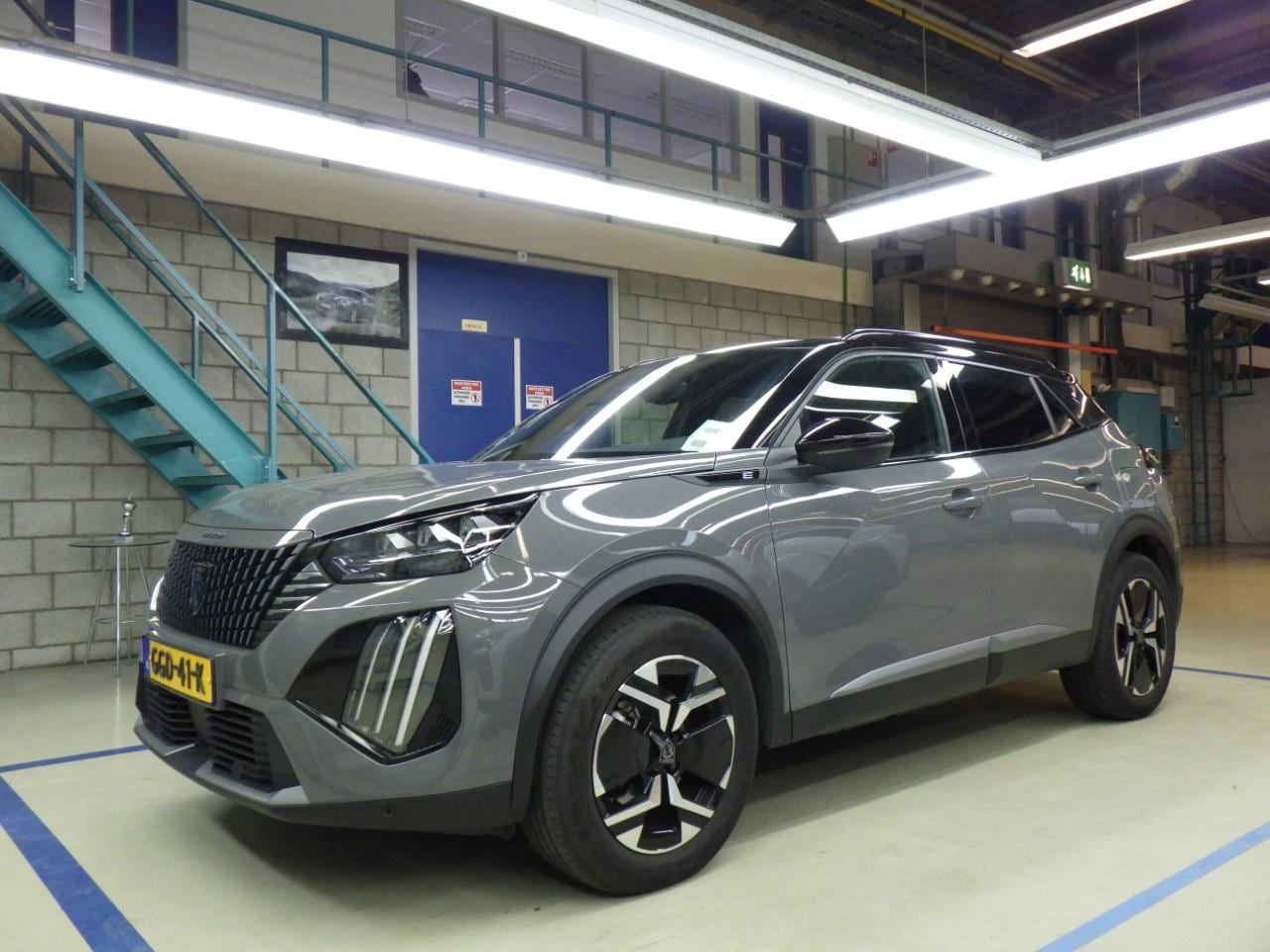 Peugeot e-2008 - EV GT 54 kWh 3 Fase 156pk | Navigatie 3D | Drive Assist Plus Pack | Adaptive Cruise | Full - AutoWereld.nl