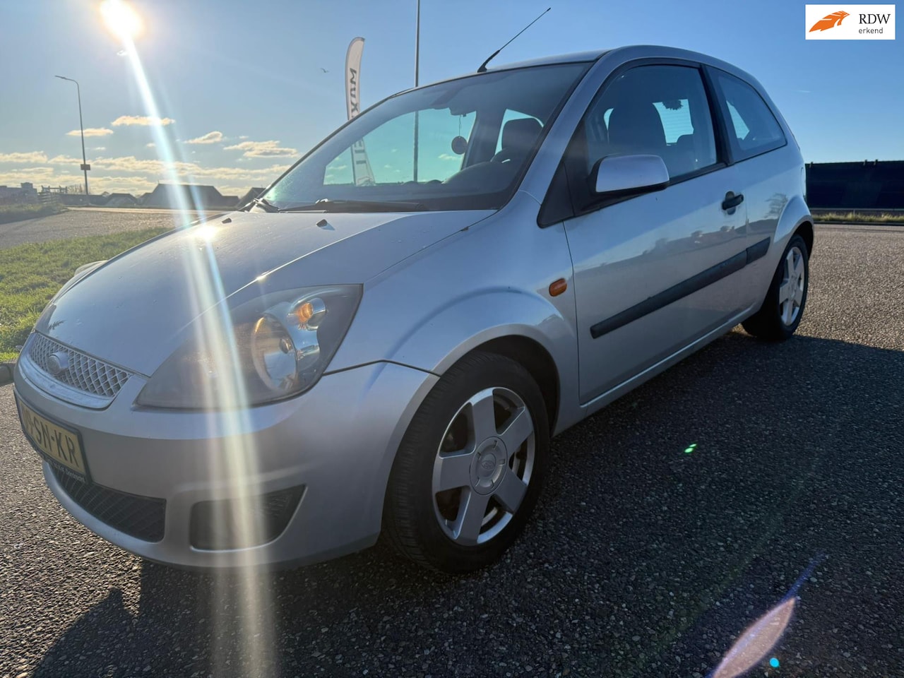 Ford Fiesta - 1.3-8V Futura Distributie=VV Airco APK 11-2026 - AutoWereld.nl