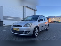 Ford Fiesta - 1.6-16V Futura