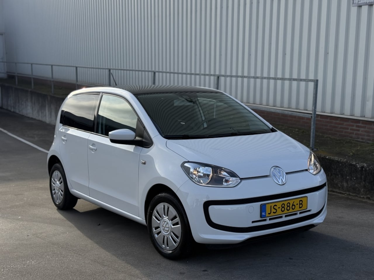 Volkswagen Up! - 1.0 move up! | BlueM. | Airco | Navi | - AutoWereld.nl
