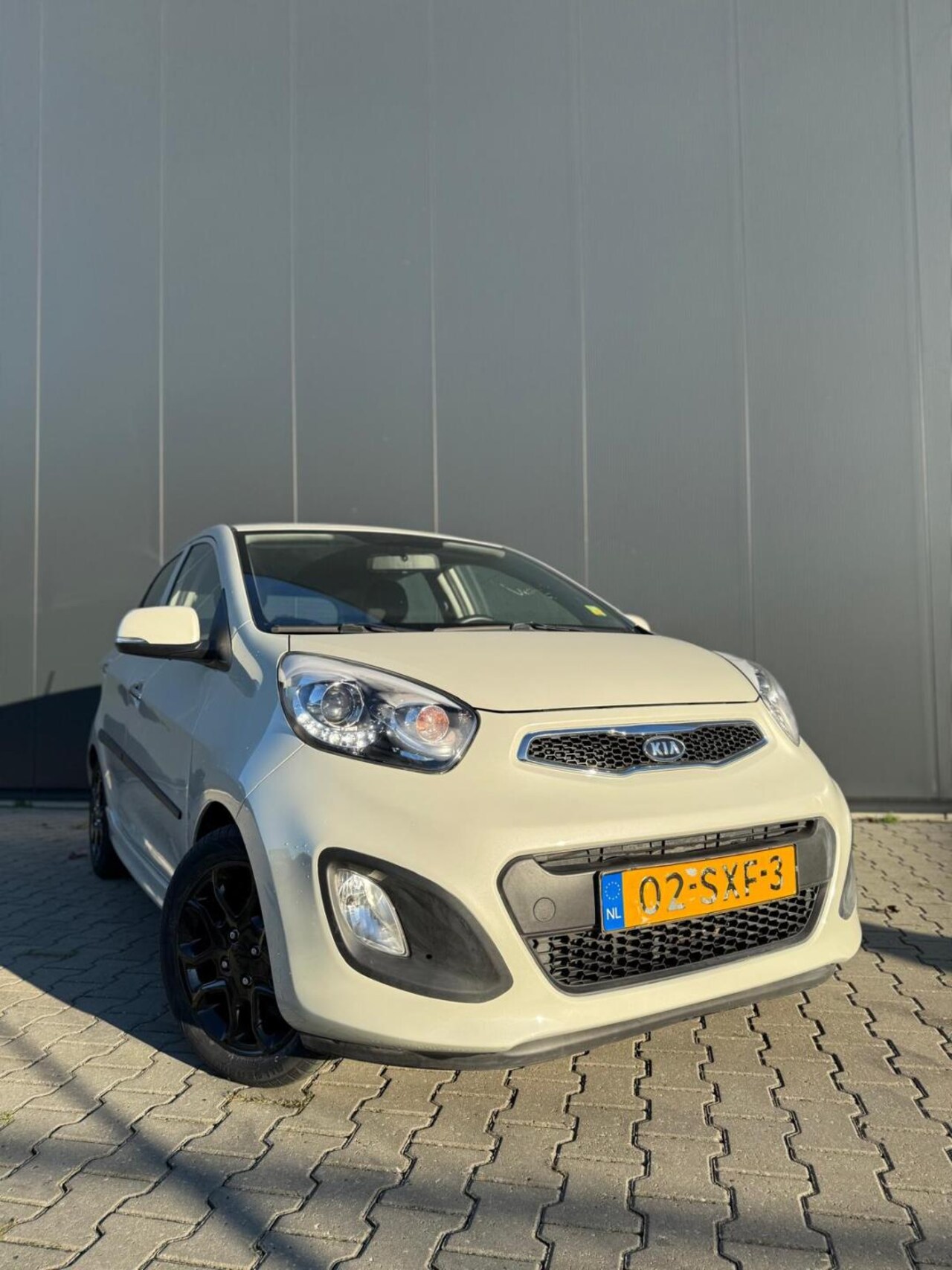 Kia Picanto - 1.2 CVVT Comfort Pack 1.2 CVVT Comfort Pack - AutoWereld.nl