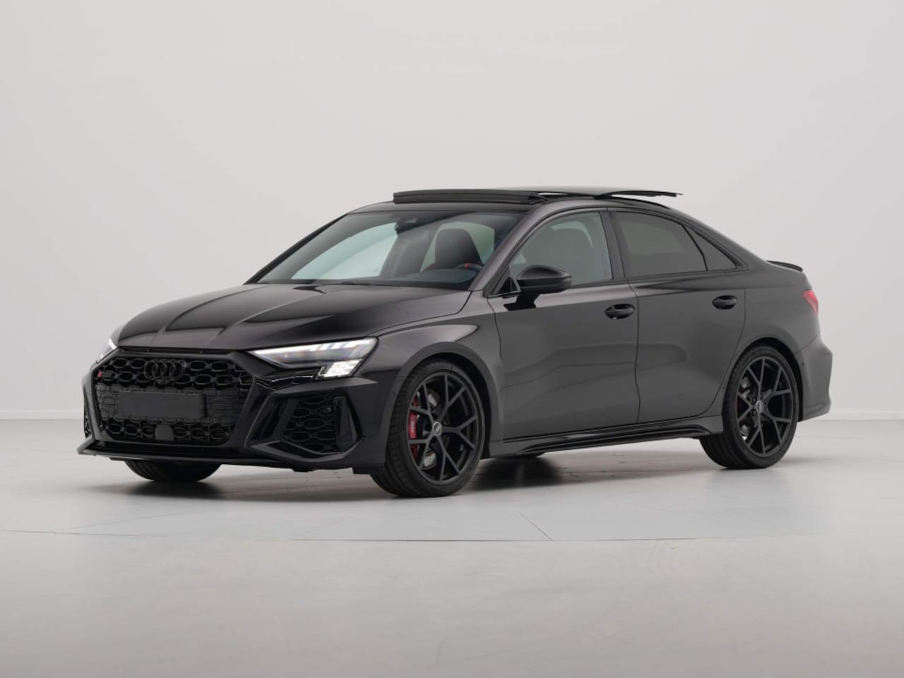 Audi RS3 - Limousine 2.5 TFSI RS 3 Quattro Panorama B&O HuD Sportuitlaat 60 - AutoWereld.nl