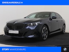 BMW 5-serie - 550e xDrive M Sport Automaat / Panoramadak / Trekhaak / Adaptief onderstel / Stoelventilat