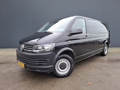 Volkswagen Transporter - 2.0 TDI 140 PK L2H1 Highline 2.500 AHG 3 PERS TREKHAAK AIRCO CRUISE