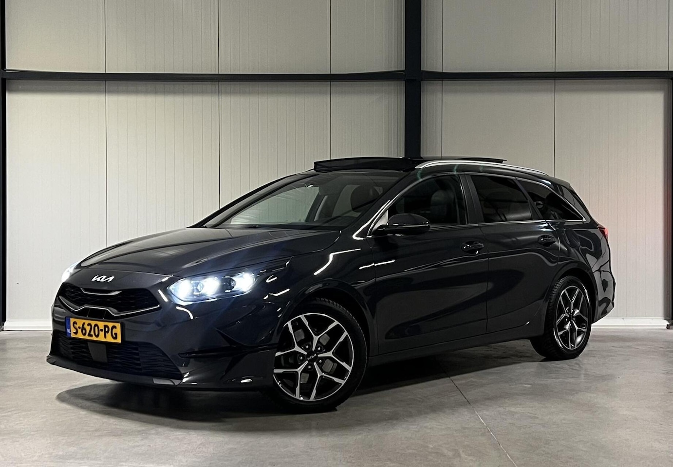 Kia Cee'd Sportswagon - Ceed 1.5 T-GDi DynamicPlusLine Pano Trekhaak - AutoWereld.nl