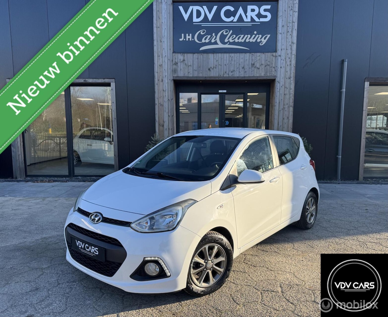 Hyundai i10 - 1.0i FIFA World Cup Ed. | Airco | Cruise | LED! - AutoWereld.nl