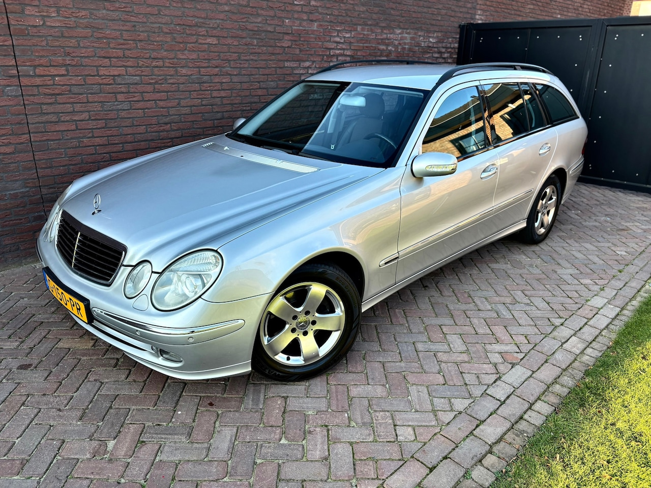 Mercedes-Benz E-klasse Combi - 200 K. Avantgarde Automaat Trekhaak Xenon - AutoWereld.nl