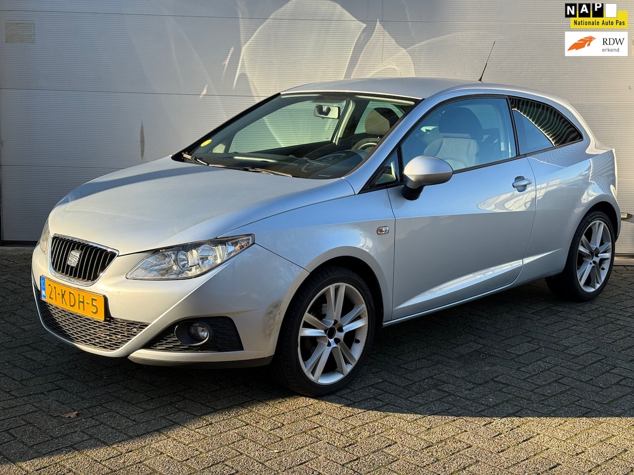 SEAT Ibiza SC - 1.6 Sport l Climate l Cruise Control l Elektrische Ramen l - AutoWereld.nl