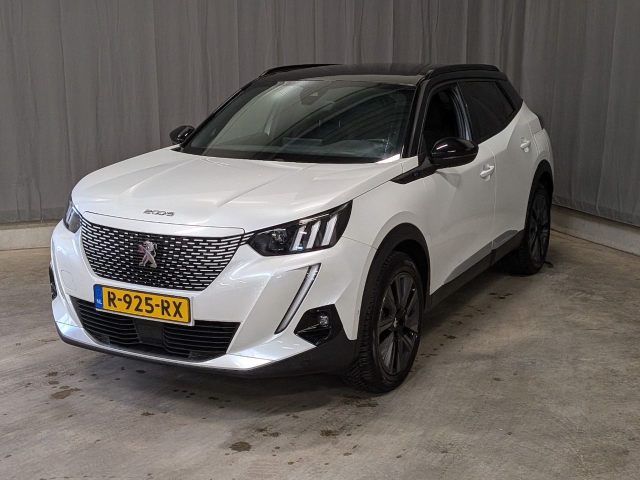 Peugeot e-2008 - EV GT Pack 50 kWh 3 Fase 136pk | Schuif-/Kanteldak | Adaptive Cruise | Dodehoek-Detectie | - AutoWereld.nl