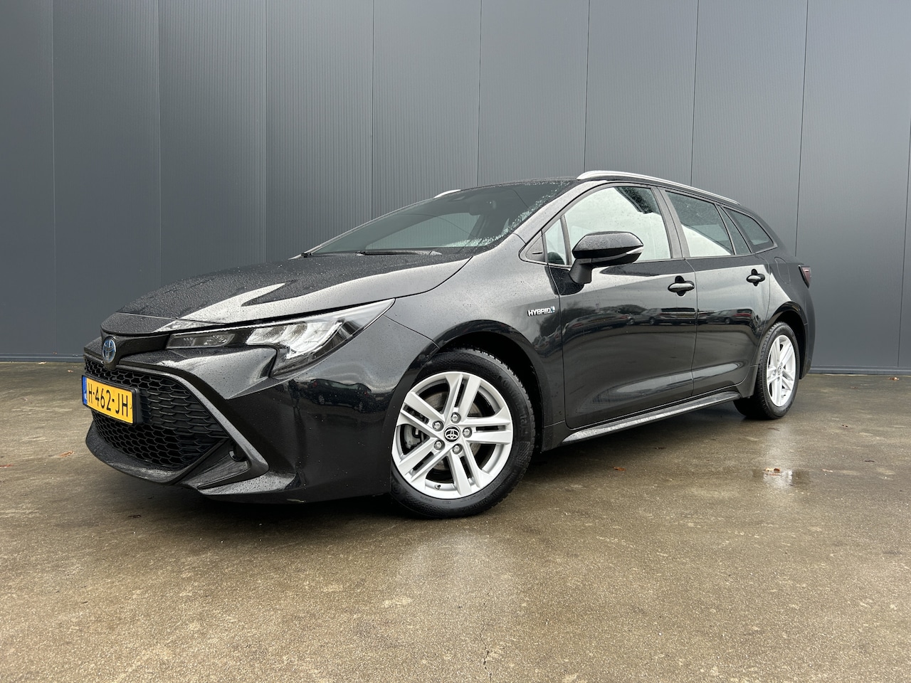 Toyota Corolla Touring Sports - 1.8 Hybrid Active 1e EIGENAAR ADAPT CRUISE TREKHAAK CAMERA LED NAVI ECC - AutoWereld.nl