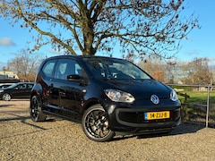 Volkswagen Up! - 1.0 move up | Airco + Navi nu € 4.975,