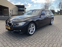 BMW 3-serie Touring - 320i Executive Sport Automaat [ fm navi, ecc, xenon, 18``lmv, afn trekhaak ]