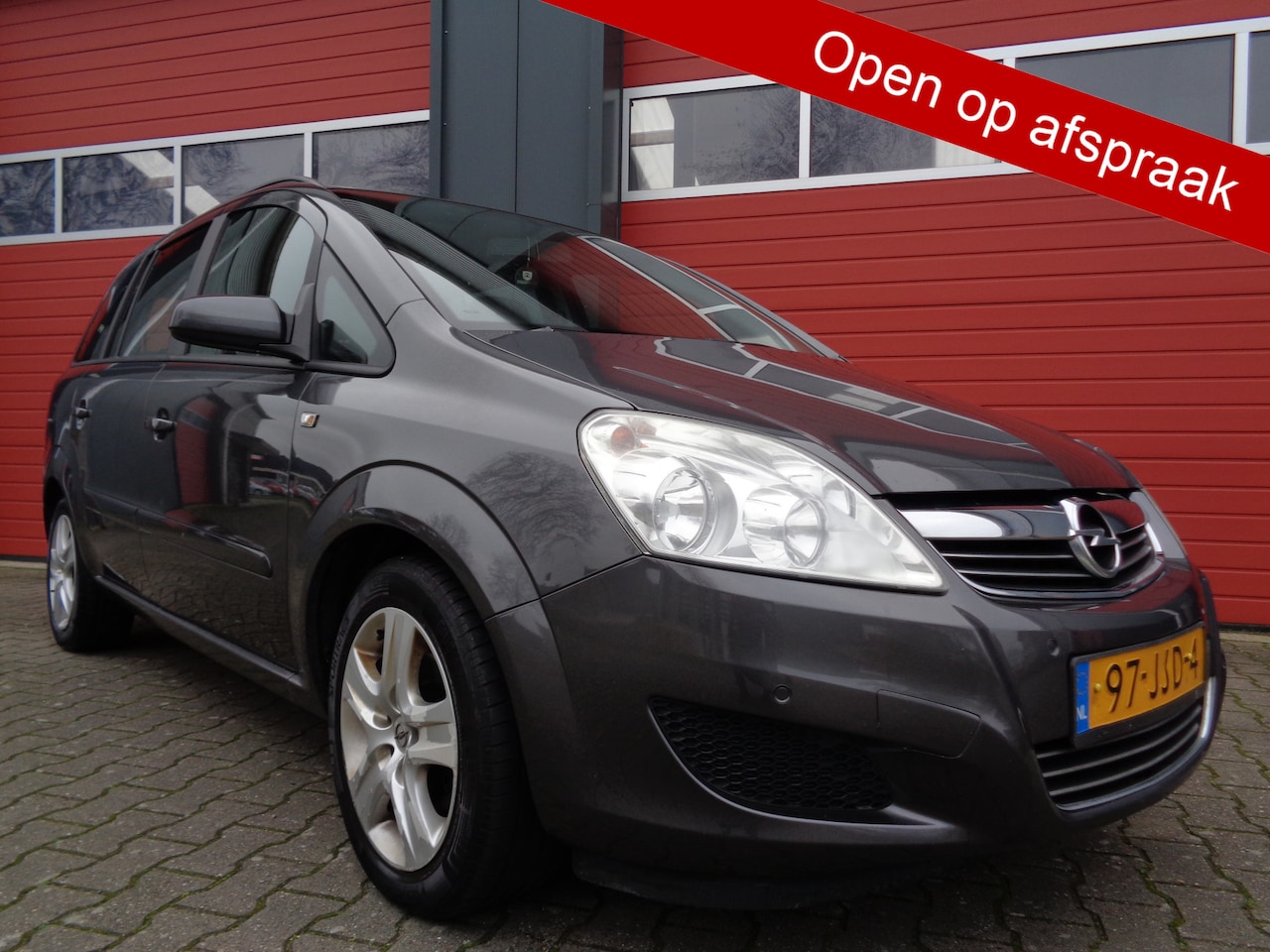 Opel Zafira - 1.8 Business 140PK Clima Navi Cruise Trekhaak NL-Auto 7-Pers - AutoWereld.nl