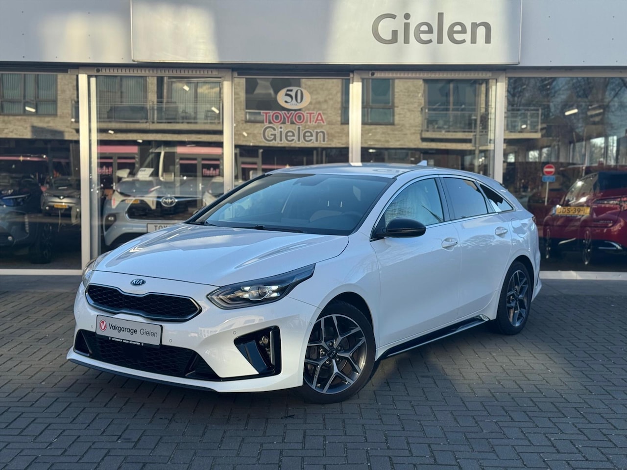Kia Pro cee'd - 1.5 T-GDi 160pk GT-Line Automaat | Navigatie, Parkeersensoren, Adaptive cruise control, Do - AutoWereld.nl