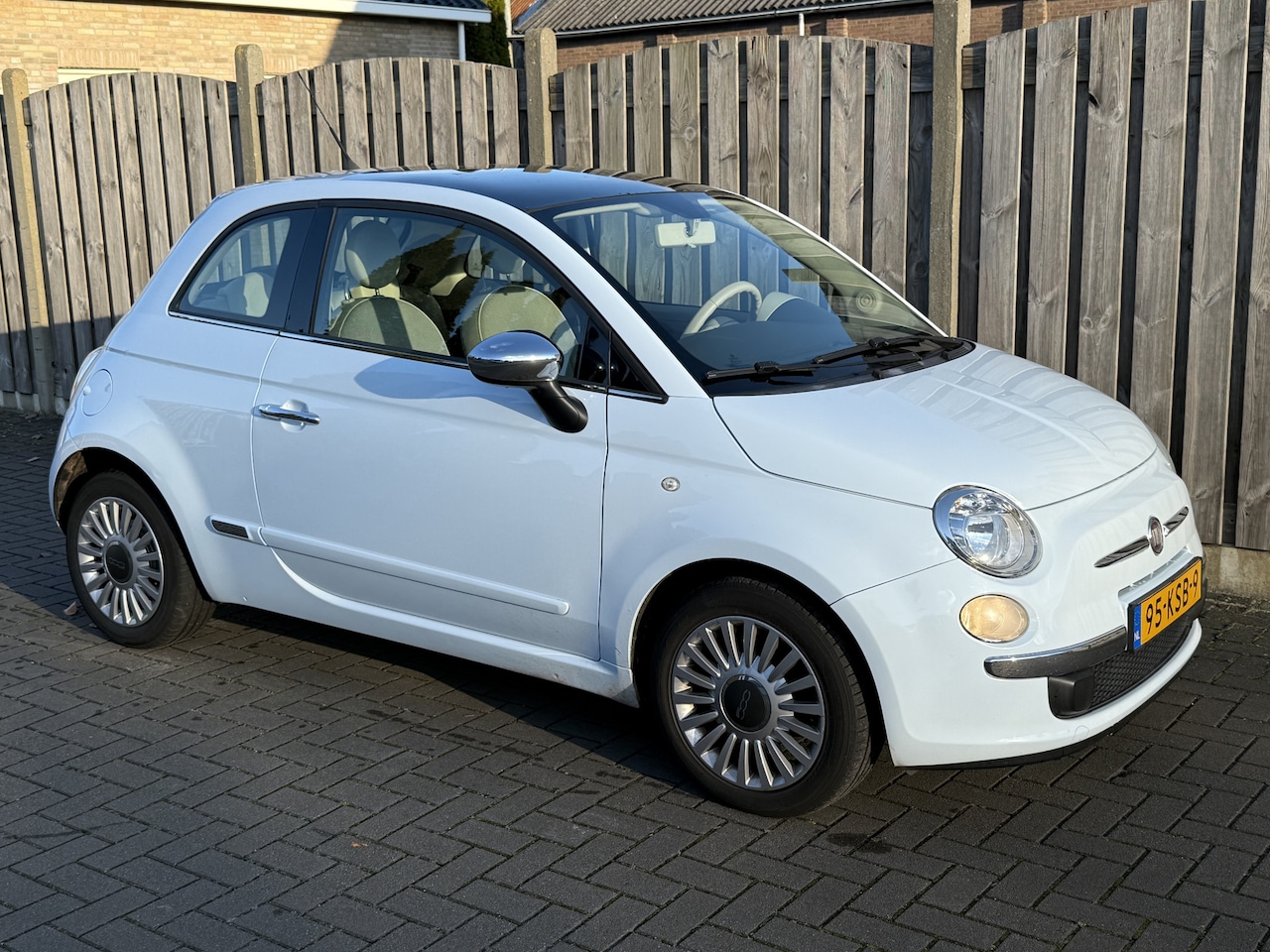 Fiat 500 - 1.2 Lounge AUTOMAAT / PANO DAK / LM VELGEN / AIRCO - AutoWereld.nl