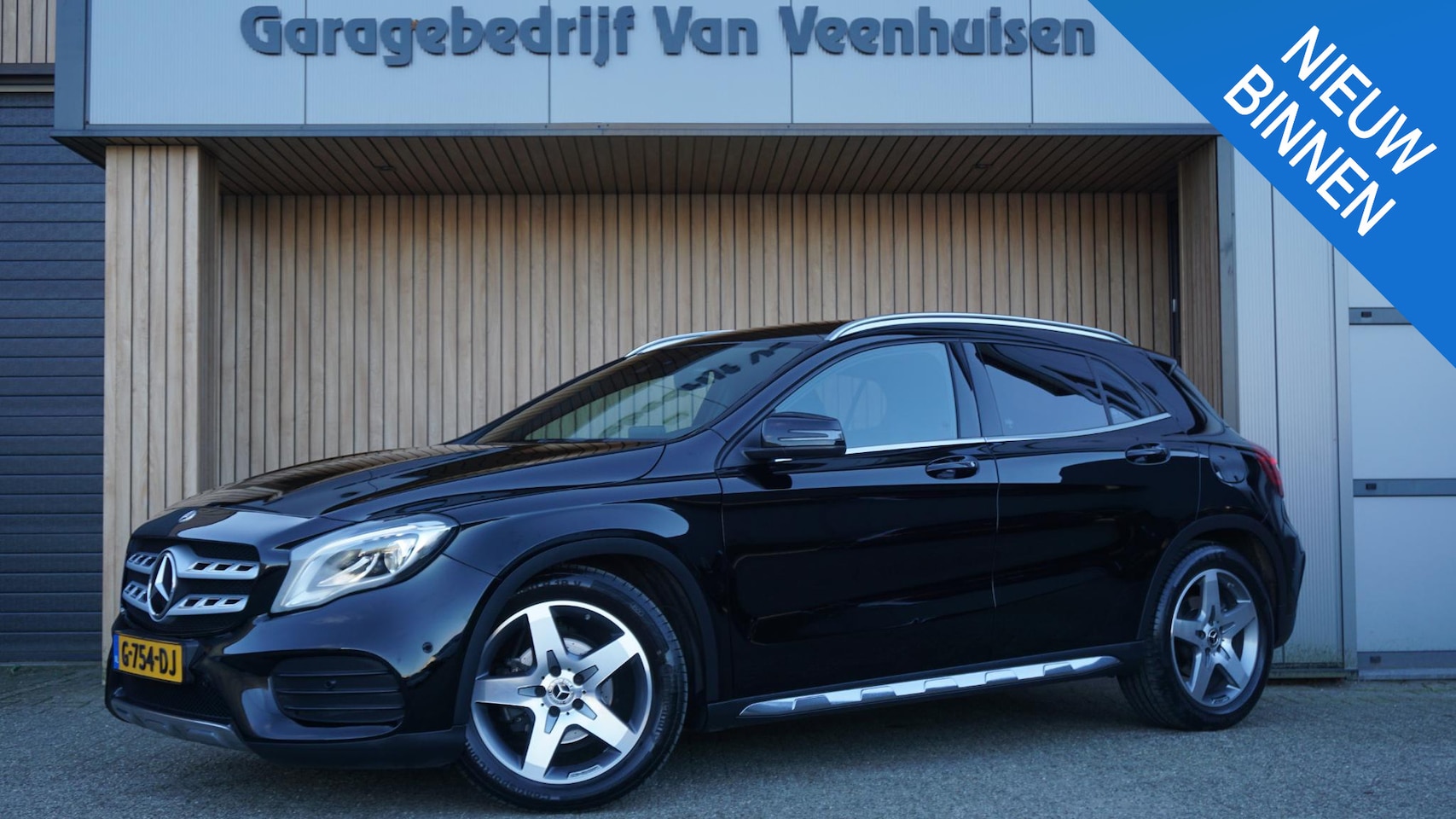 Mercedes-Benz GLA-Klasse - 180 122pk 2x AMG-Line Leder/Alcantara 18inch LM Keyless LED A-Camera *NL auto* 77686km! - AutoWereld.nl