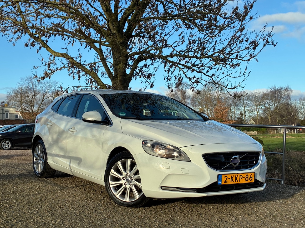 Volvo V40 - 1.6 D2 Momentum | Clima + Cruise + Navi nu € 5.250,-!!! - AutoWereld.nl