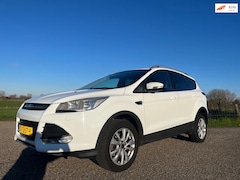 Ford Kuga - 1.6 Titanium Airco stoel vewarming 160018 km bj 2014 6versnelingen