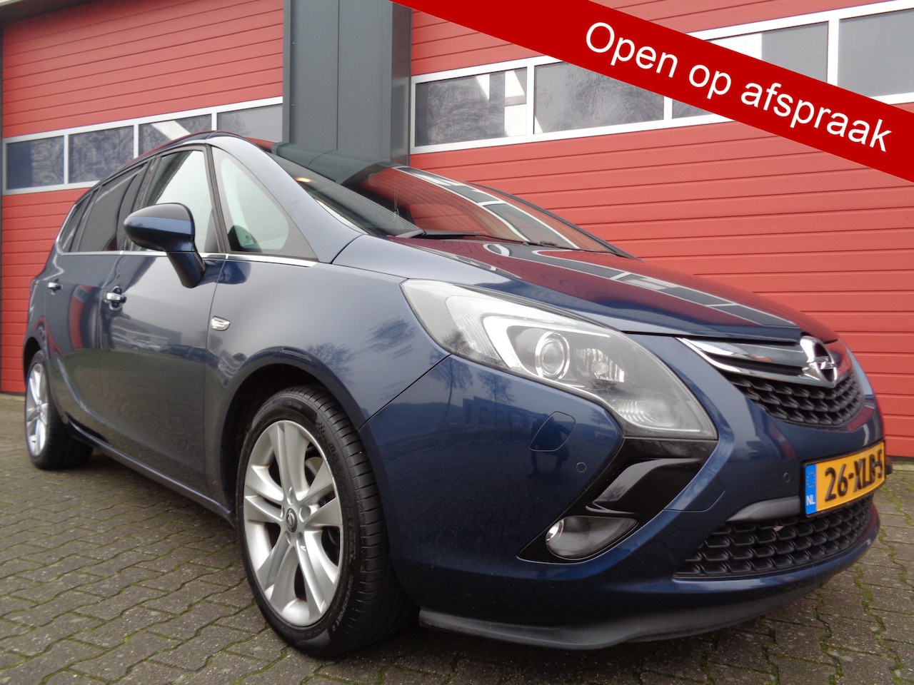 Opel Zafira Tourer - 1.4 Cosmo 140PK Automaat Clima Cruise Navi Leer Trekhaak NL-Auto 1E-Eigenaar - AutoWereld.nl