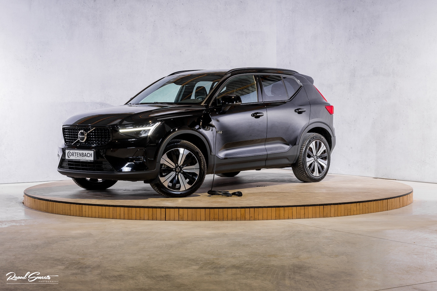 Volvo XC40 - 1.5 T4 Plug-in hybrid Plus Dark | Adaptieve cruise | Memory | Blis | Harman Kardon | - AutoWereld.nl