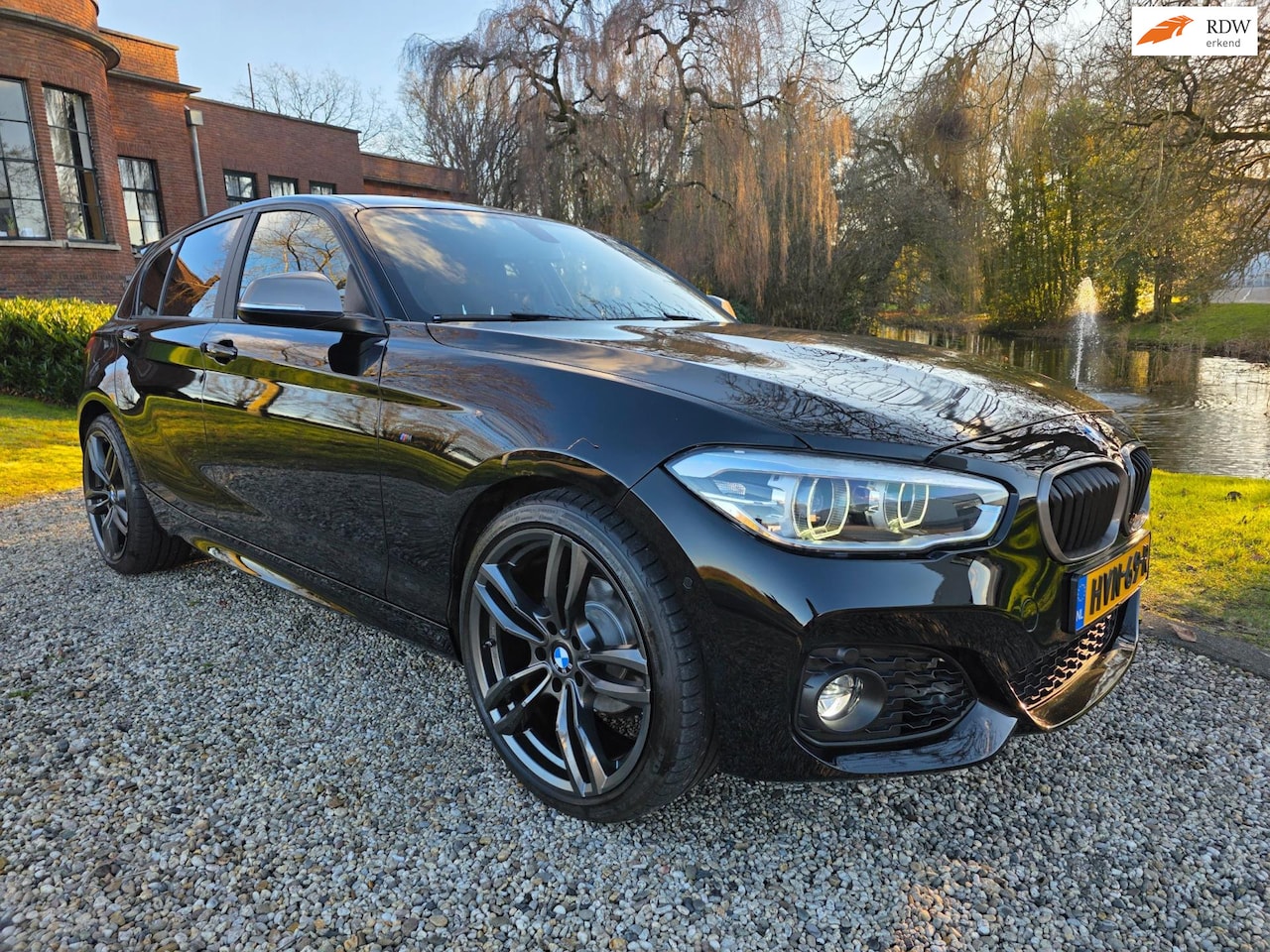 BMW 1-serie - 118i M-sport LEER/airco/CRUISE/19 inch - AutoWereld.nl