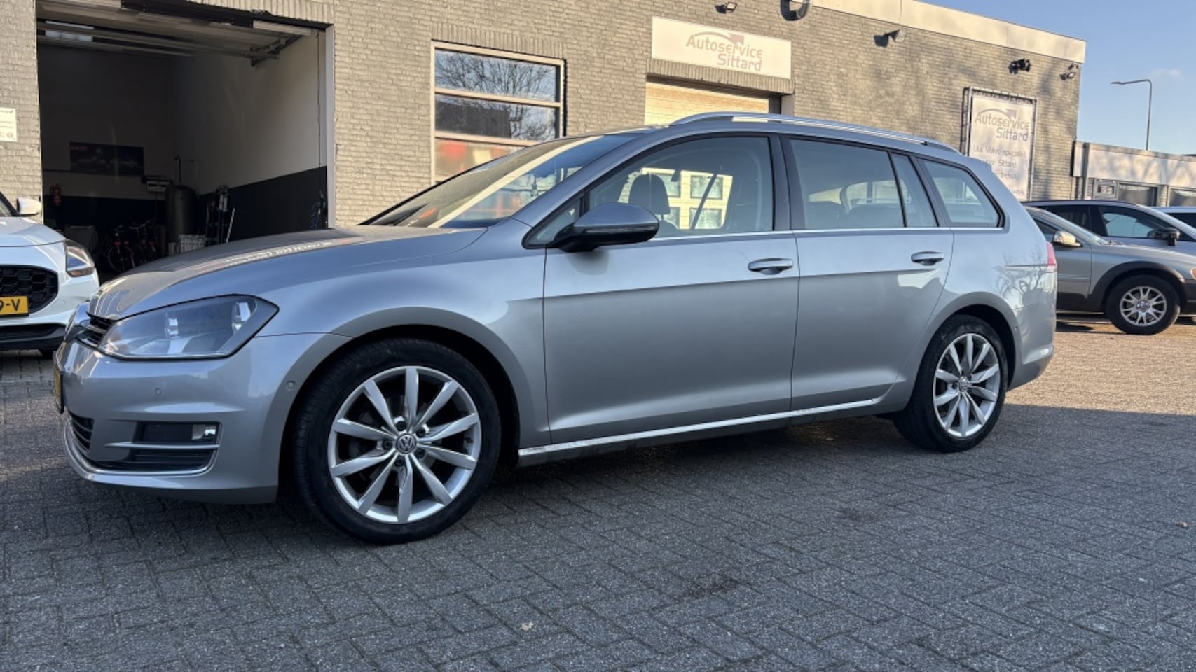 Volkswagen Golf Variant - 1.2 TSI Highline I Pan dak I Massage I Trekhk afn I Vol! - AutoWereld.nl