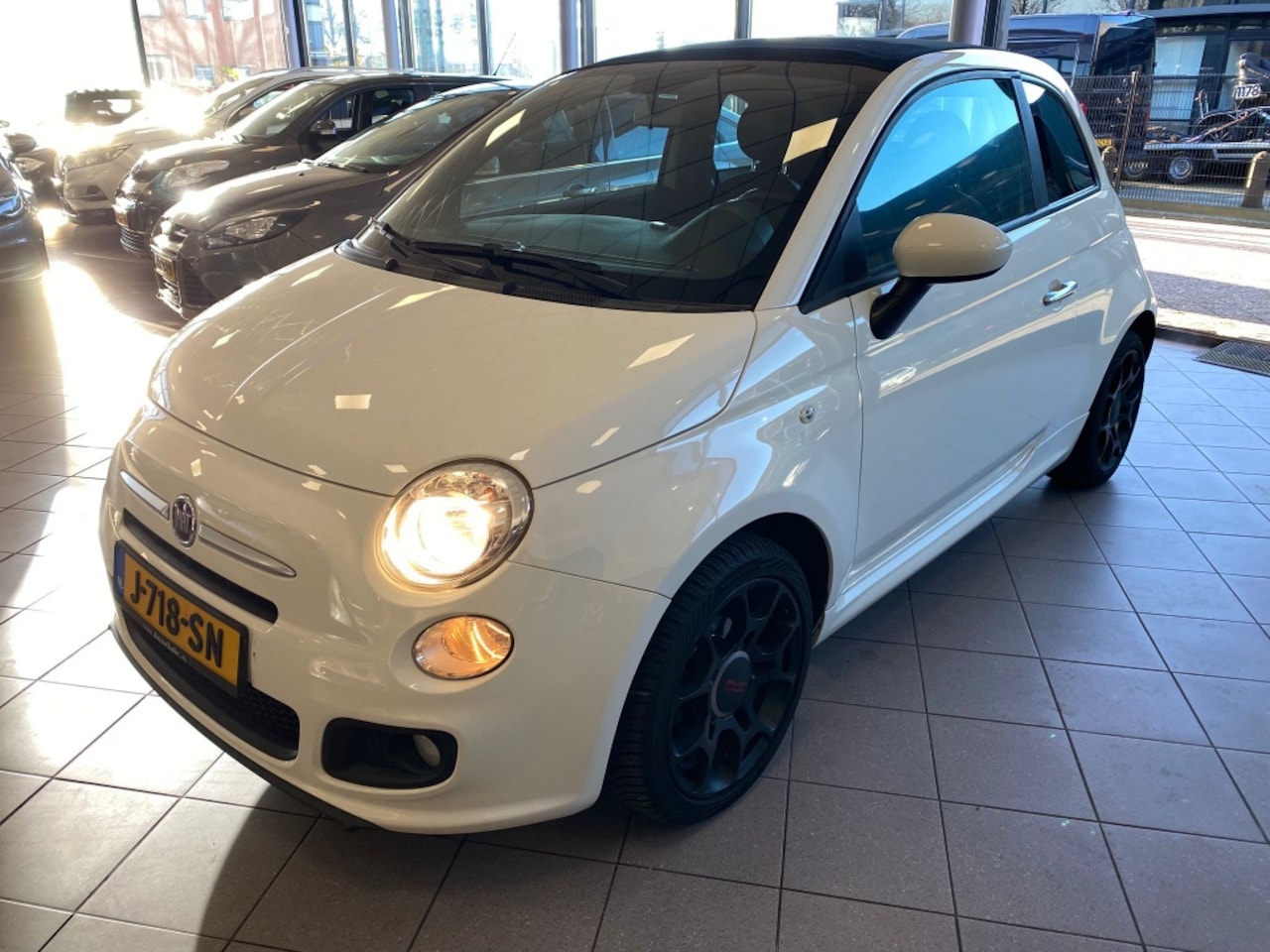 Fiat 500 C - 1.2 Lounge Cabrio NW APk BJ 2014 !!! - AutoWereld.nl