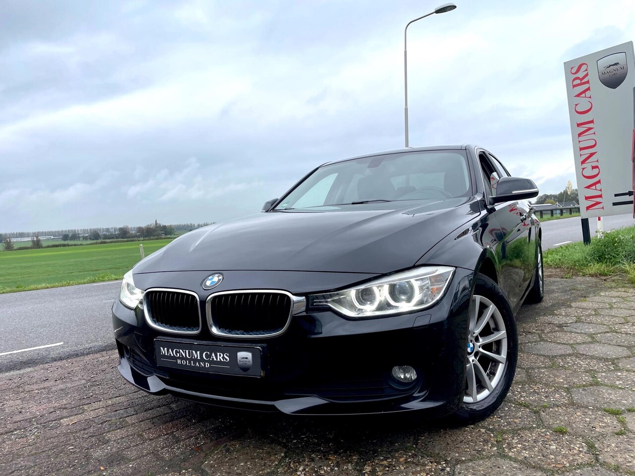 BMW 3-serie - 316i Executive NAP 5Drs, Automaat, Xenon, Navi, Velgen - AutoWereld.nl