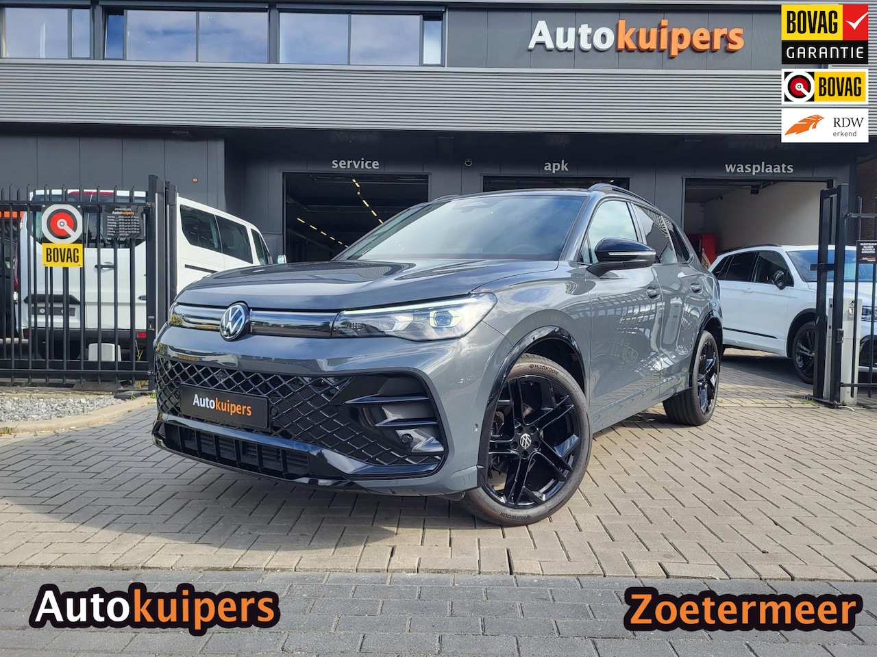 Volkswagen Tiguan - 1.5 eTSI R-line Edition | Met o.a. panoramadak, elektrisch uitklapbare trekhaak en Harman - AutoWereld.nl