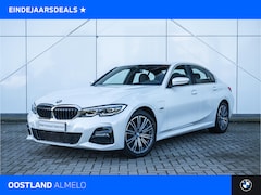 BMW 3-serie - 320e High Executive M Sport Automaat / Sportstoelen / LED / Stuurverwarming / Live Cockpit