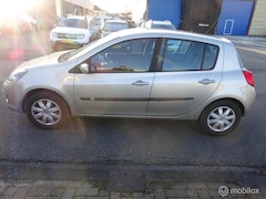 Renault Clio - 1.6-16V Dynamique