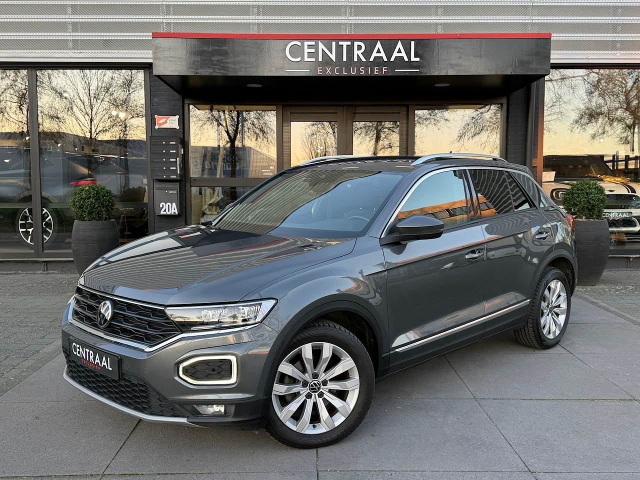 Volkswagen T-Roc - 1.5 TSI Sport|Camera|ACC|DAB|Stuurwielverwarming|Stoelverwarming|150PK - AutoWereld.nl