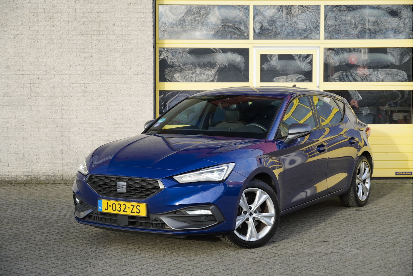 SEAT Leon - 1.0 TSI 5drs FR Launch Edition BJ2020 Lmv 17" | Led V+A | Pdc | Navi | Achteruitrijcamera - AutoWereld.nl