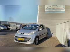 Peugeot 107 - 1.0-12V XR