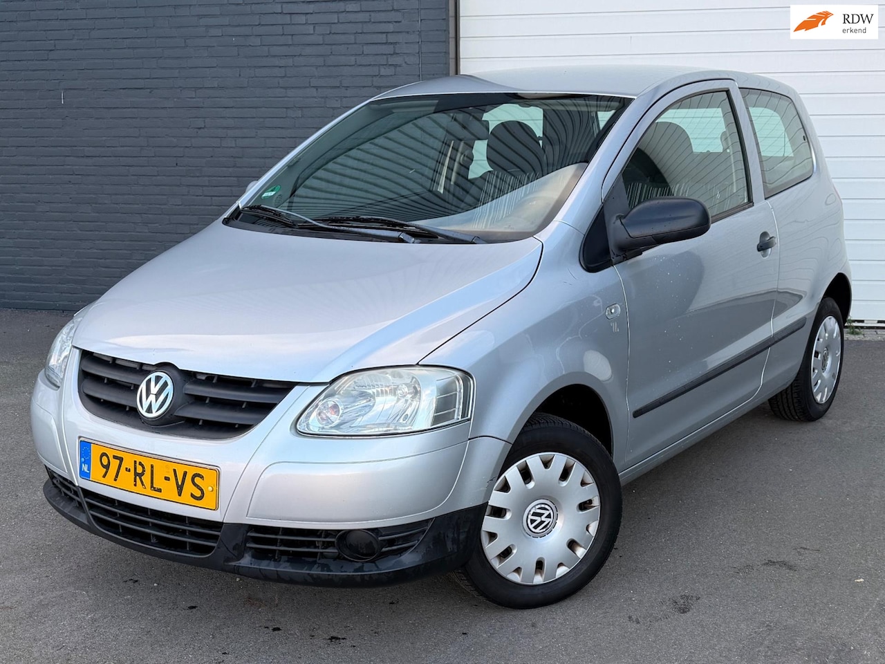 Volkswagen Fox - 1.4 Trendline ELKPAKKET/RIJDTGOED/VERWARMDESPIEGELS - AutoWereld.nl