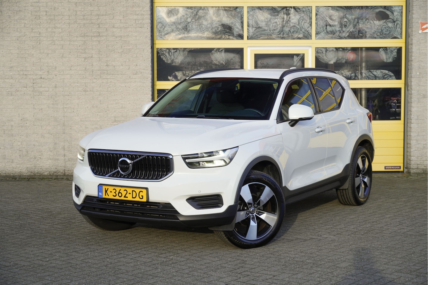 Volvo XC40 - 1.5 T2 Automaat! Momentum Core BJ2020 Lmv 19" | Led V+A | Pdc | Apple Carplay | Navi (Niet - AutoWereld.nl