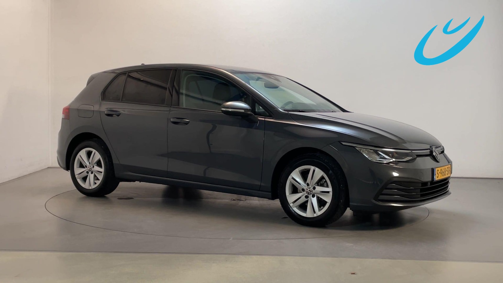 Volkswagen Golf - 1.0 eTSI 110pk DSG Life Virtual Cockpit Navigatie Parkeersensoren - AutoWereld.nl