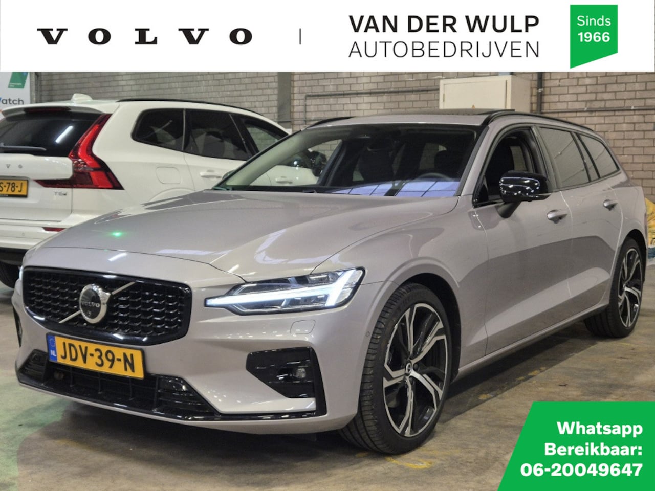 Volvo V60 - B4 197pk Plus Dark | Schuifdak | 19'' | Trekhaak | 360 - AutoWereld.nl