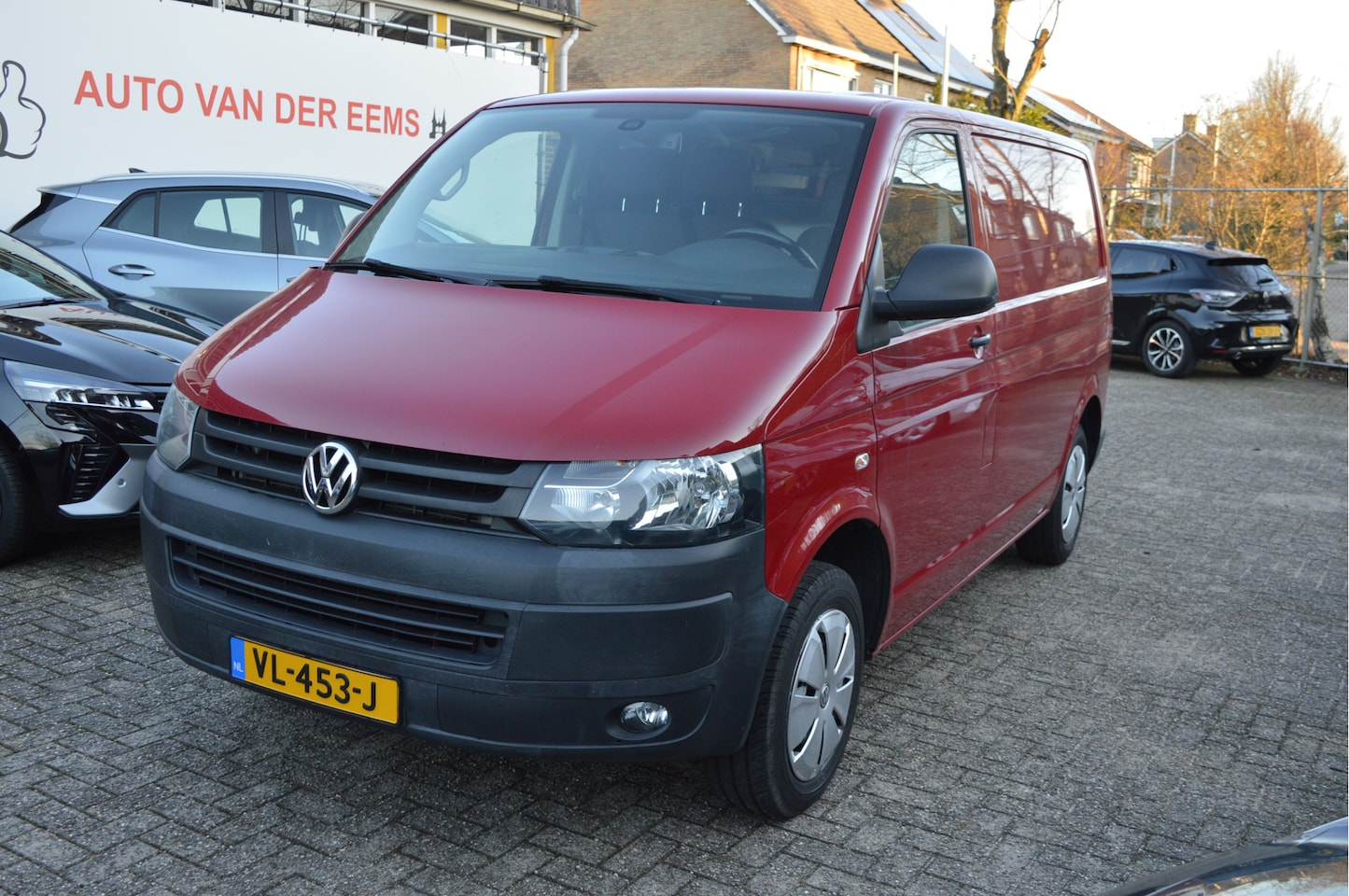 Volkswagen Transporter - 2.0 TDI L1H1 141PK NL-auto / 1e eign. / 3 Zits. / Airco - AutoWereld.nl