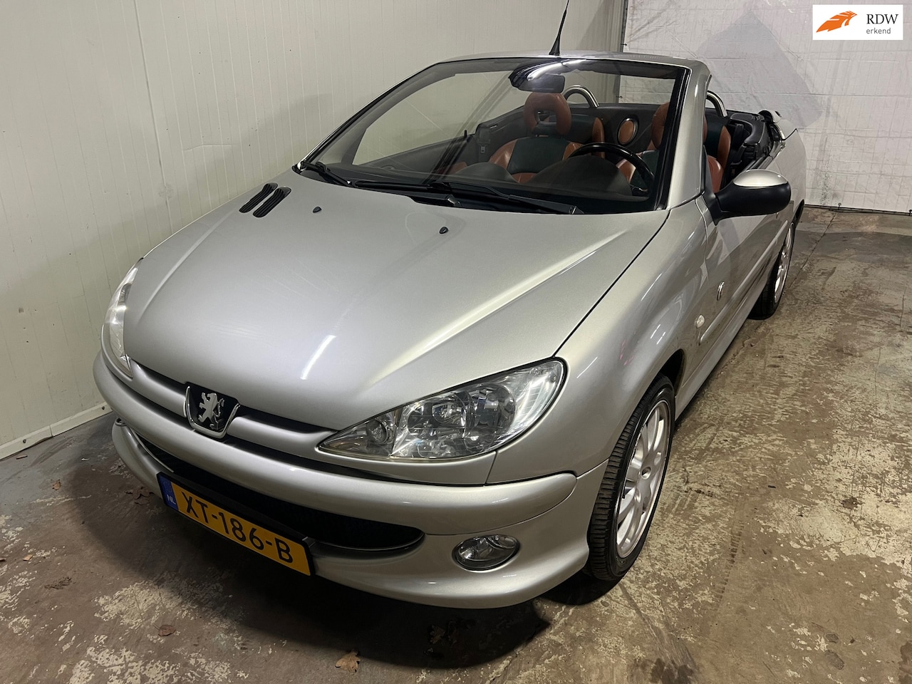 Peugeot 206 CC - 2.0-16V €999.- Nieuwe apk... - AutoWereld.nl
