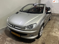 Peugeot 206 CC - 2.0-16V €999.- Nieuwe apk.Distributie vervangen