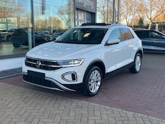 Volkswagen T-Roc - 1.5 TSI 150PK DSG Style / Panorama dak / IQ Led / Virtual cockpit pro / App-connect / Stoe