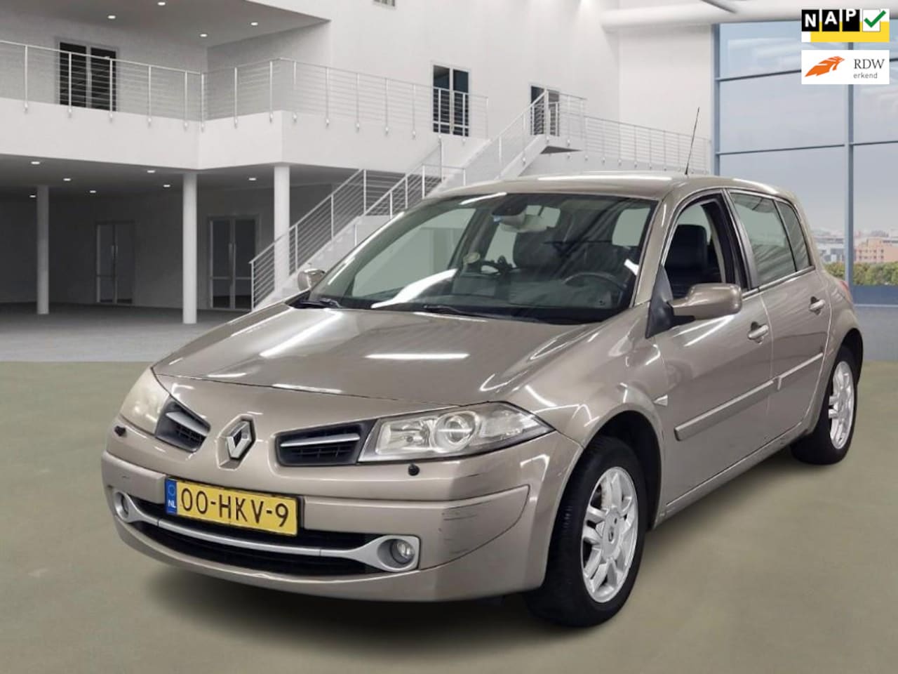 Renault Mégane - 1.6-16V Tech Line Navi Airco !! - AutoWereld.nl