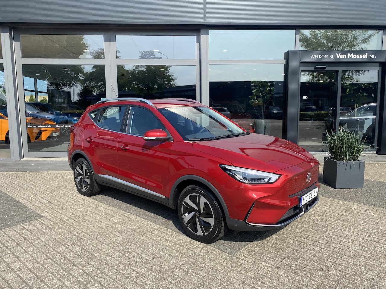MG ZS - EV Standard Range Comfort 50 kWh Airconditioning | ACC | Achteruit-rijcamera | Apple Carpl - AutoWereld.nl