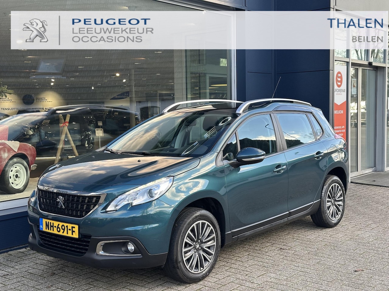 Peugeot 2008 - 1.2 Turbo 110 Pk Blue Lion | Panoramadak | Trekhaak 1250 KG | Navigatie | Airco | Parkeers - AutoWereld.nl