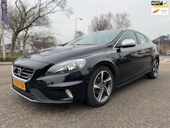 Volvo V40 - 1.6 D2 R-Design / panoramadak / airco / trekhaak/ cruise.control / navigatie / elek.pakket